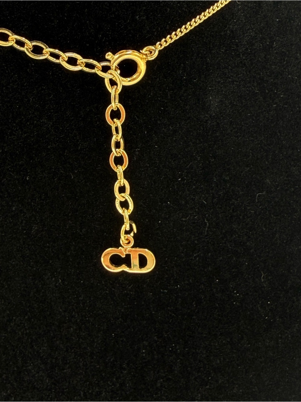 Dior Vintage Gold Tone Medallion Pendant Necklace Excellent Condition - Picture 5 of 12